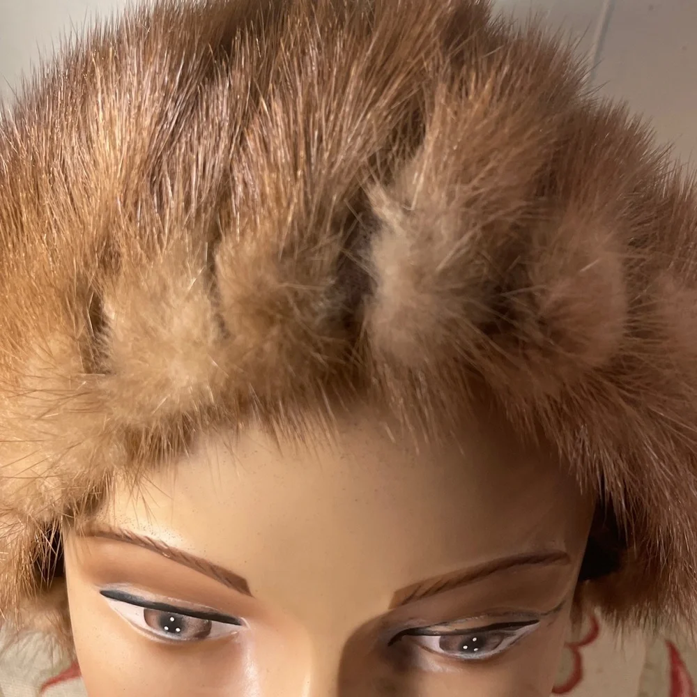 🎁HP🎁 MINK Fur Hat Vintage Handcrafted Uniquely Scrolled Beret Cupped Hat